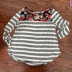 Le Lis Sutherlin Contrast Print Knit Top